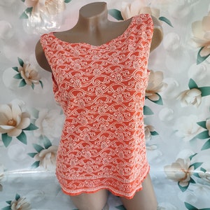 90s Vintage women&#39;s red top with lurex. Abstract print sleeveless top. Size L.