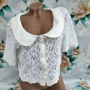 90s Vintage Women&#39;s White Lace Cropped Blouse/Crop Top Collar Short Sleeve . Size M-L.
