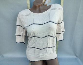 90s Women's White Striped Short Sleeve Top. Sizes M-L.