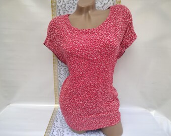 90s Vintage Viscose Women's Red Floral Top Short Sleeve. Size XL.
