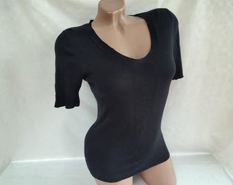 90s Vintage Womens Black Ribbed V-neck Top Button 3/4 Sleeve. Size