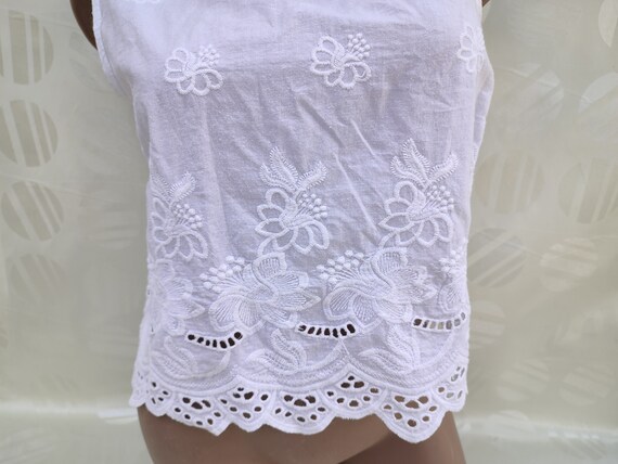 90s Vintage Womens White Top/Crop Top With Eyelet… - image 4