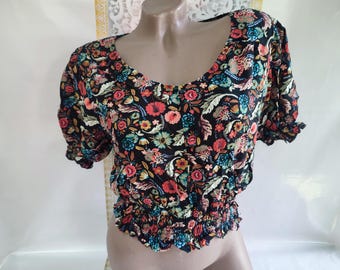 90s Vintage Viscose Women's Black Floral Crop Top/Crop Blouse Short Sleeve. Size S.
