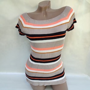 90s Vintage Womens Gray Striped Ribbed Top Short Sleeve. Size S-M.
