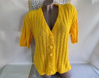 90s Vintage Women's Yellow V-Neck Buttoned Short Sleeve Cardigan. Size L-XL.