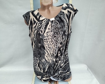 90s Women's Black Beige Animal Print Sleeveless Top. Sizes M-L.
