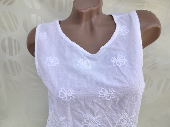 90s Vintage Womens White Top/Crop Top With Eyelet… - image 3