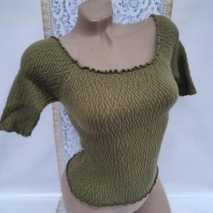 90s Vintage Viscose Womens Green Ribbed Crop Top Short Sleeve. Size XS.