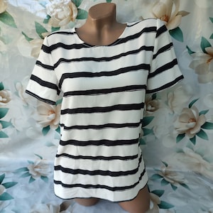 90s Vintage Womens Black White Striped Top/Tee Short Sleeves. Size M.