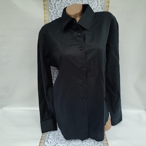 90s Vintage Women&#39;s Black Long Sleeve Shirt Back Print. Size XL-2XL.