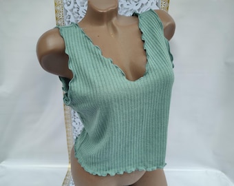 90s Vintage Cotton Women's Mint Ribbed Cropped Tank Top. Size M-L.