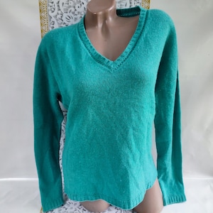 90s Vintage Cashmere Merino Wool Women&#39;s Green V-Neck Sweater/Pullover Long Sleeve. Size XL.