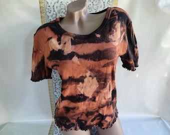 Top de manga corta acanalado con estampado tie-dye estilo vintage de los 90 para mujer. Talla M-L.