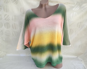 90s Vintage Women's Multicolor Striped Oversized Gradient Top/Tee Short Sleeve. Size L-XL.