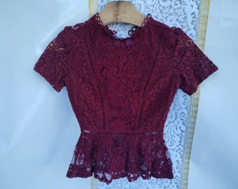90s Vintage Women's Fuchsia Lace Top Short Sleeve. Size XXS.