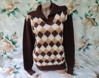 90s Vintage Womens Brown Wool Sweater/Pullover Collar Diamond Print Long Sleeve. Size L-XL.