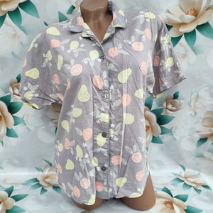 90s Vintage women's light gray blouse/shirt fruit print short sleeve. Size M-L.