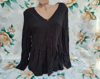 90s Vintage viscose women's black oversized blouse with long sleeves. Size L.