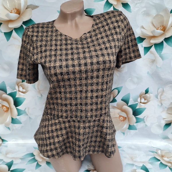 90s Vintage brown checkered blouse/top with peplum short sleeve. Size XS-S.