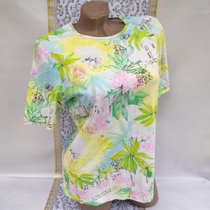 90s Vintage Cotton Women&#39;s Yellow Abstract Short Sleeve Top. Size M.