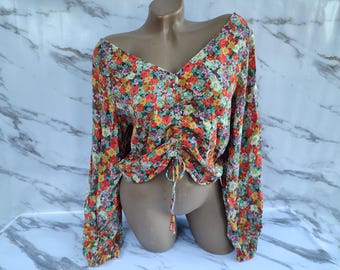 90s Vintage Women's Floral V-Neck Crop Top Long Sleeve. XL Size.