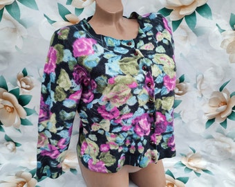90s Vintage Merino Wool 100% Women's Floral Cropped Cardigan/Sweater Quarter Sleeve. Size S-M.