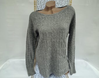 90s Vintage Women's Gray Pullover Long Sleeve. Size XL-2XL.