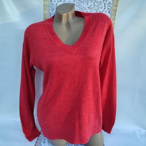 90s Vintage Wool Acrylic Women's Red V-Neck Sweater/Pullover Long Sleeve. Size M-L.