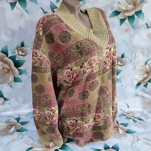 90s Vintage Italy padded women&#39;s brown green sweatshirt/sweater boho oversized floral print. Size 2XL-3XL.