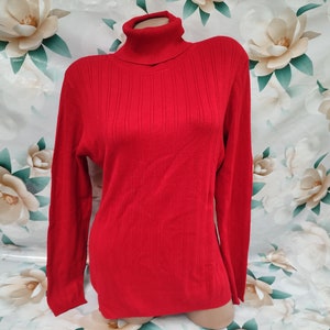 90s Vintage Womens Red Turtleneck/Pullover Ribbed Long Sleeve. Size M-L.