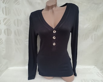 90s Vintage Womens Black Ribbed V-neck Top Button 3/4 Sleeve. Size