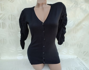 Jaren 90 vintage dames zwart v-hals vest knoop halve mouw ruches. Maat XS-S.