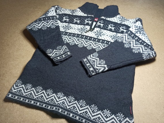 90s Vintage Christmas sweater for a boy 6-7 years