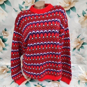 90s Vintage women&#39;s red pullover/sweater oversized geometric print long sleeve. Size XL-2XL.