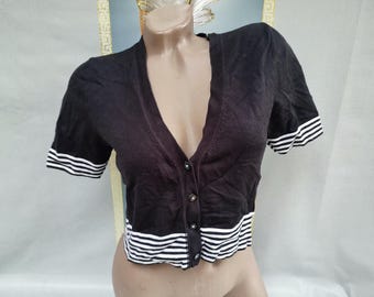 Top corto de manga corta con cuello en V y rayas negras de los años 90 para mujer. Talla S.