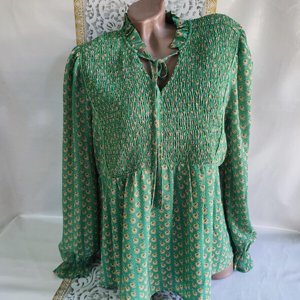 90s Vintage Women's Green V-Neck Paisley Ruffle Blouse Long Sleeve. Size L-XL.