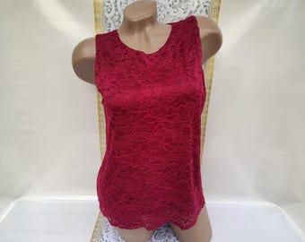 90s Vintage Women's Fuchsia Lace Sleeveless Top. Size S-M.