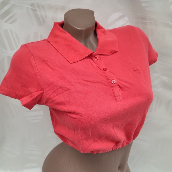 Polo court rouge vintage des années 90 pour femmes surdimensionnées à manches courtes. Taille XS-S.