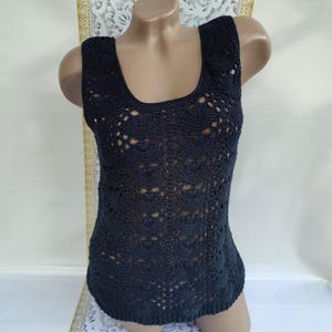 90s Vintage Women&#39;s Black Knitted Tank Top. Size M-L.
