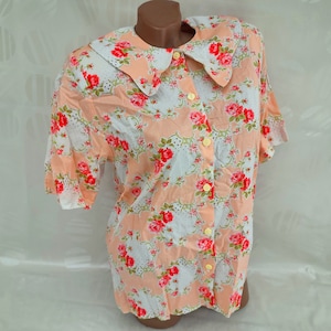 80s Vintage Cotton Women Floral Blouse/Shirt Short Sleeve. Size M-L.
