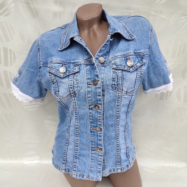 90s Vintage Women's Blue Denim Button Down Vest. Size S-M.