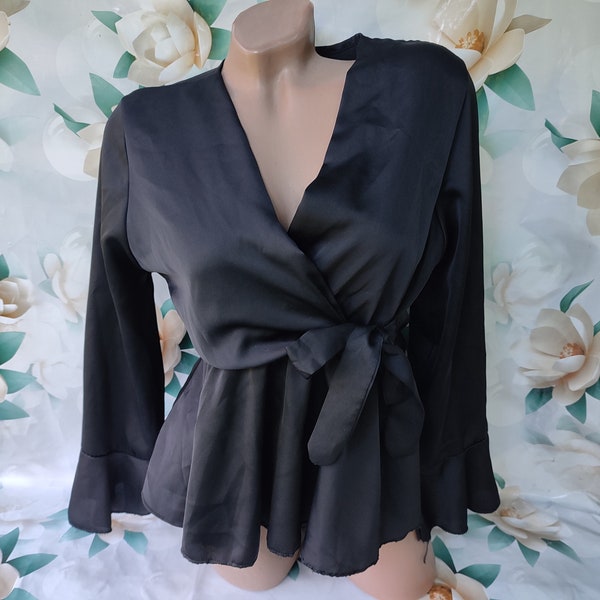 90s Vintage Women's Black V-Neck Blouse Tie Faux Wrap Long Sleeve. Size S-M.