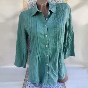 90s Vintage Linen Viscose Women&#39;s Green Blouse/Shirt 3/4 Sleeve. Size M-L.