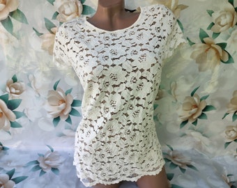 90s Vintage Women's White Lace Top Short Sleeve. Size M-L.