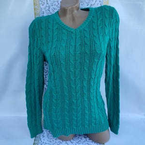 90s Vintage Women&#39;s Emerald Green V-Neck Sweater/Pullover Long Sleeve. Size M.