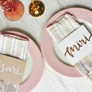 Cartões de lugar planos personalizados com caligrafia manuscrita