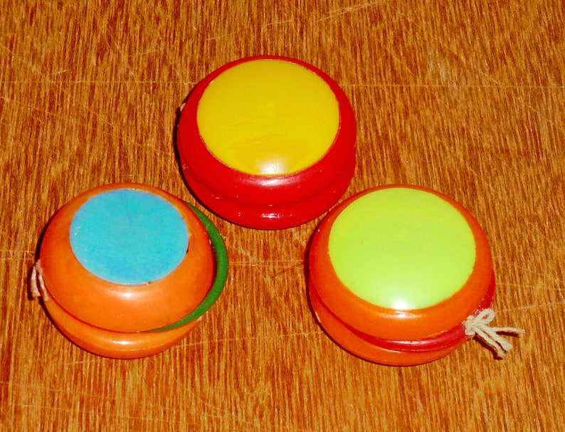 Lot of 3 Plastic Mini Yo-Yos with Rings Hong Kong 1979s Imperial
