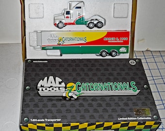 Action Racing NASCAR Mac Tools Gatornationals 1998 NASCAR 1:64 Hauler MIB