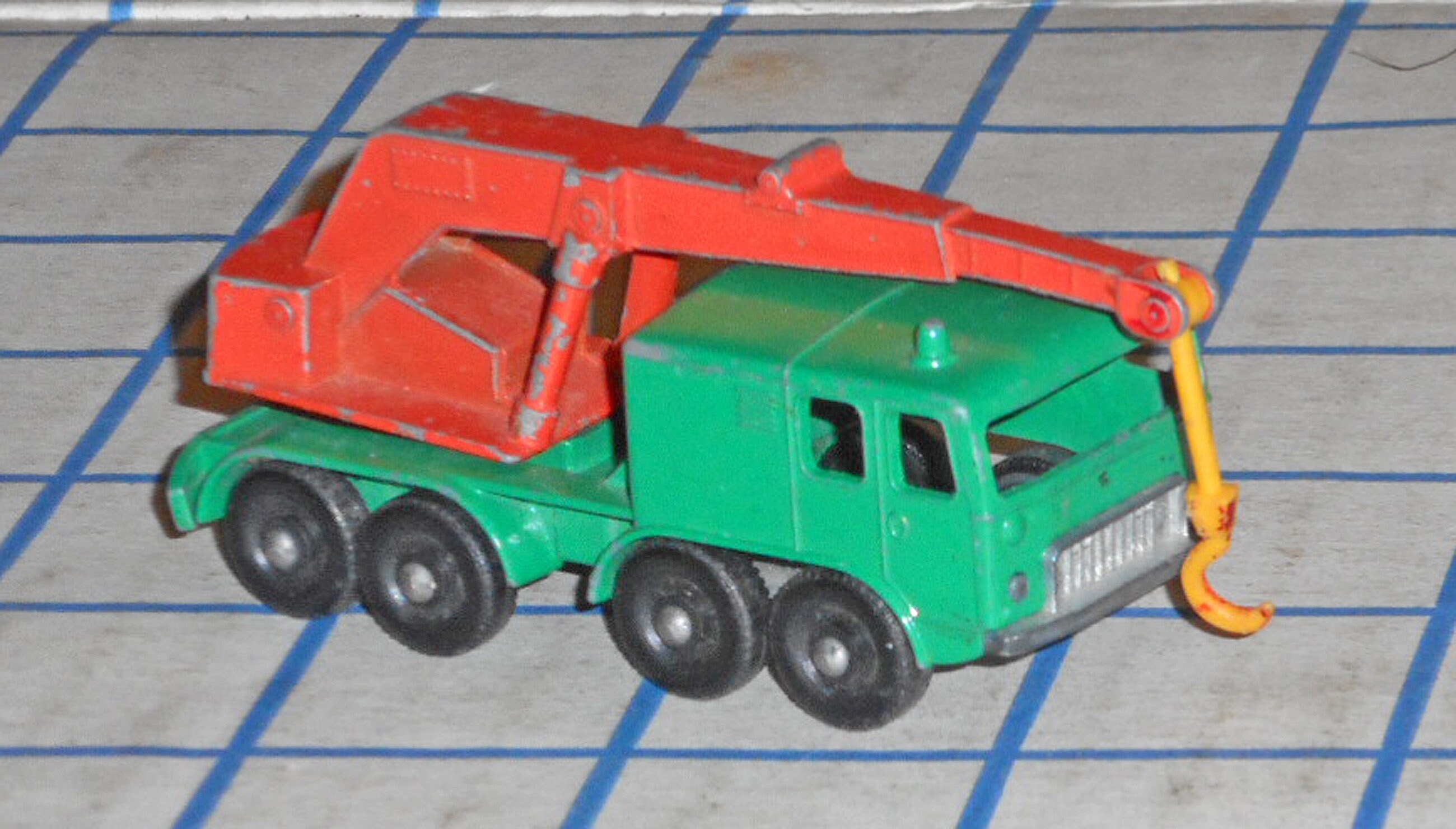 Matchbox N°30 – 8 Wheel Crane Truck – Camion Grue 8 Roues – En Boîte – Occasion