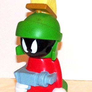 Warner Bros. Marvin The Martian 10 inch Plastic Sippy Cup w/Straw 1996 VG